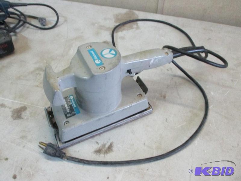 lot 28 image: Rockwell 505 heavy duty sander...