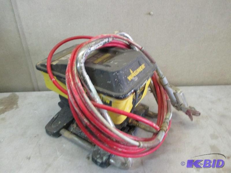 lot 33 image: Wagner Paint crew 770 large paint sprayer...