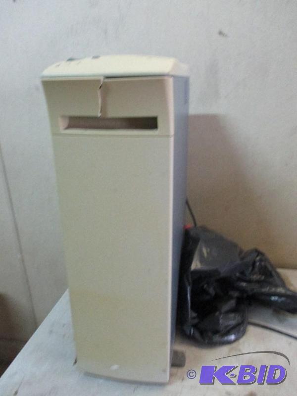 lot 45 image: Heavy duty paper shredder...