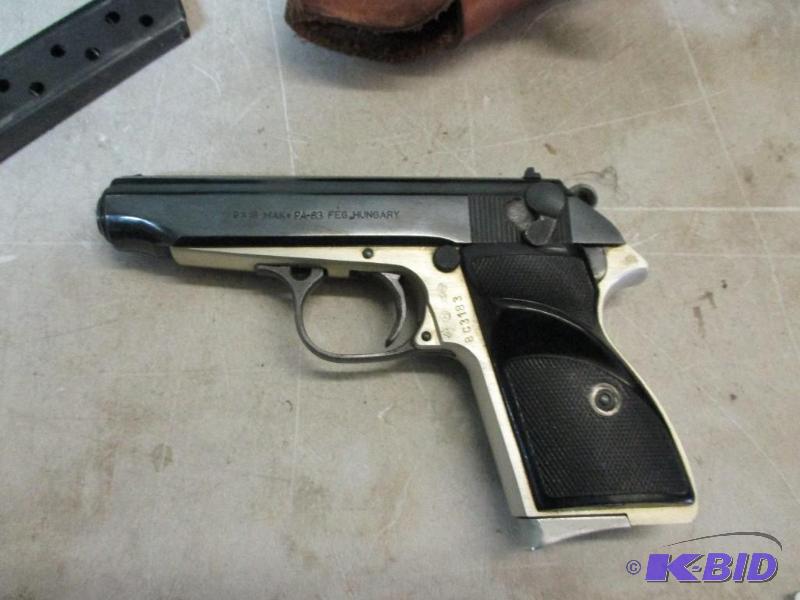 lot 50 image: 9 x 18 Mak PA-63 FEG handgun, comes with hols...