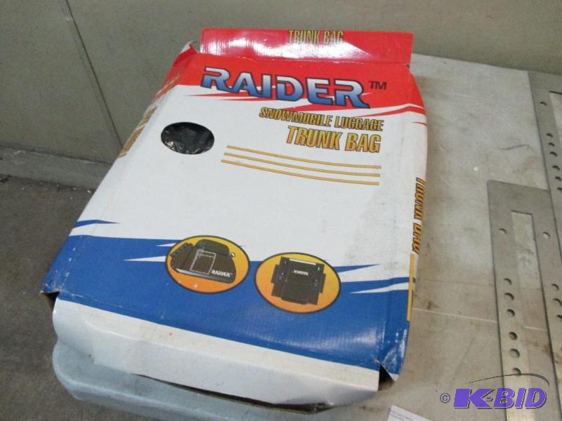 lot 69 image: New raider snowmobile trunk bag...