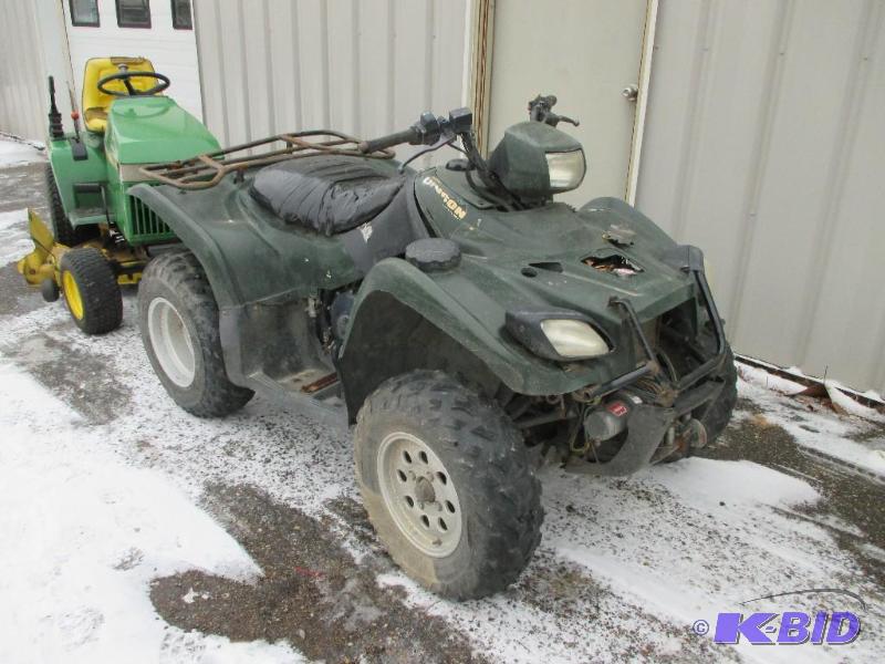 lot 7 image: 2003 Suzuki Vision Four wheeler, 500 cc, Unab...