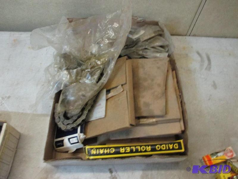 lot 78 image: box of misc roller chain and connectors...
