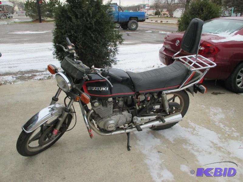 lot 8 image: 1980 Suzuki GS 400, Runs and drives, chain fe...