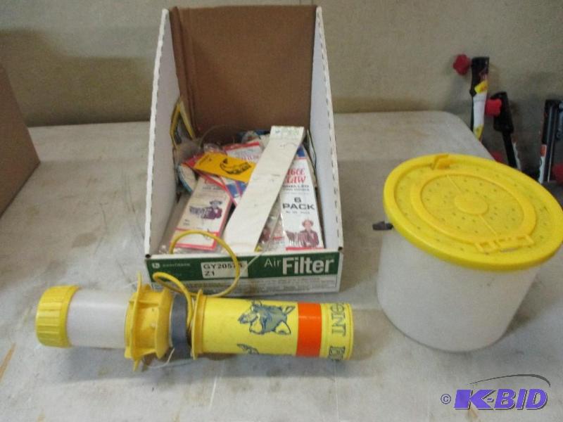 lot 83 image: Box of fishing gear...