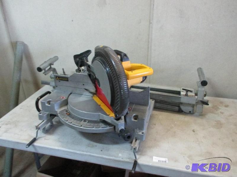 lot 91 image: 12" Dewalt miter saw, single compound wi...