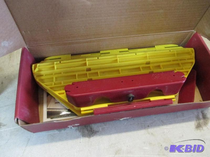 lot 94 image: Crown molding adjustable jig for miter saw...