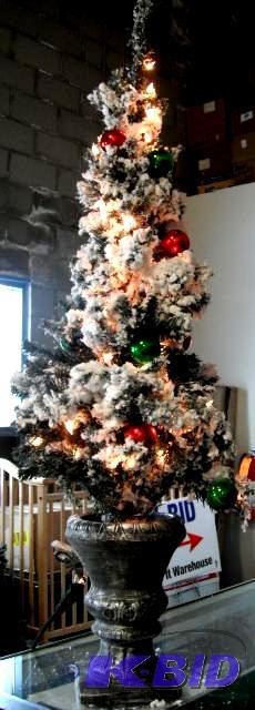 lot 28 image: Flocked Tree with Ornaments - 13" in dia...