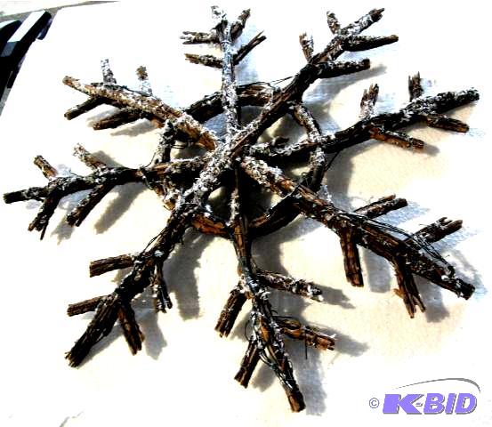lot 34 image: Twig Snowflake - 20" - Does not light - ...
