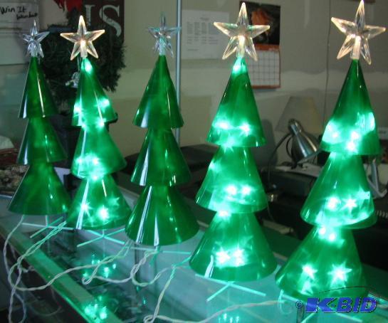lot 78 image: Set of Five Green Plastic Christmas Tree Ligh...