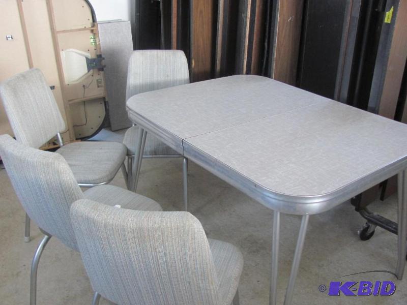 Retro Dining Room Table and Four Chairs