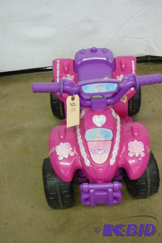 lot 11 image: Power Wheels -Small princes 4 wheeler -Demo -...
