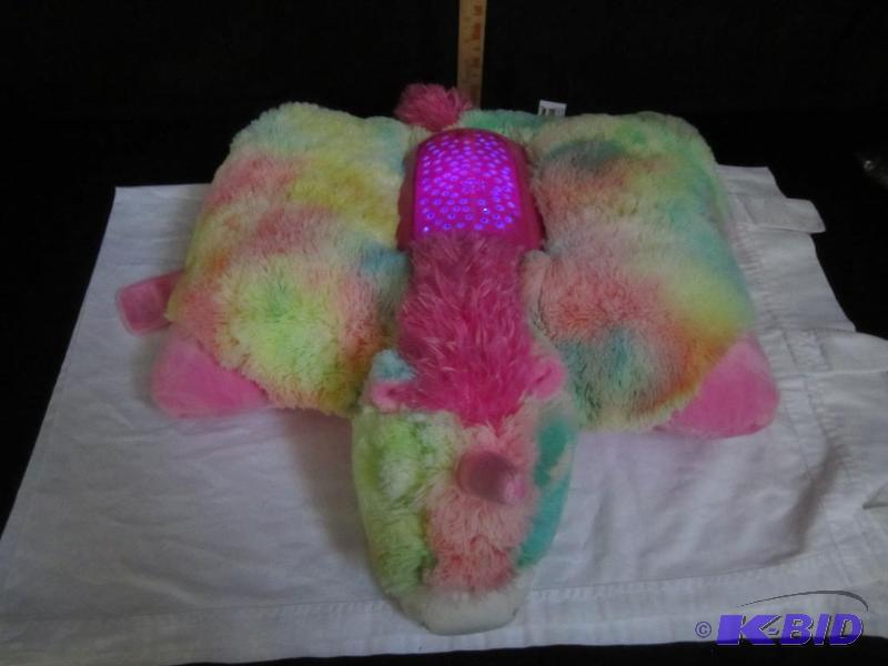 lot 00028 image: Pillow Pet