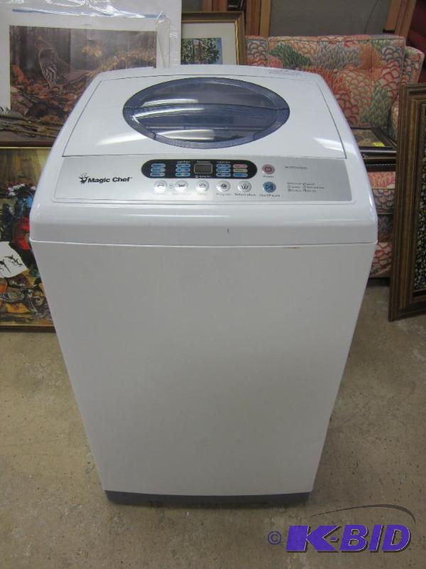 lot 00049 image: Magic Chef Washing Machine