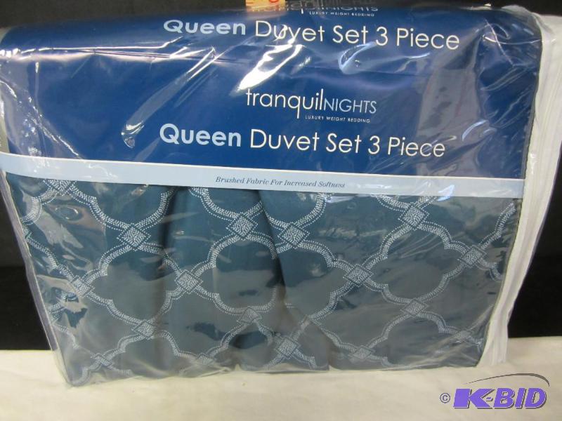 lot 22 image: Queen Duvet Set