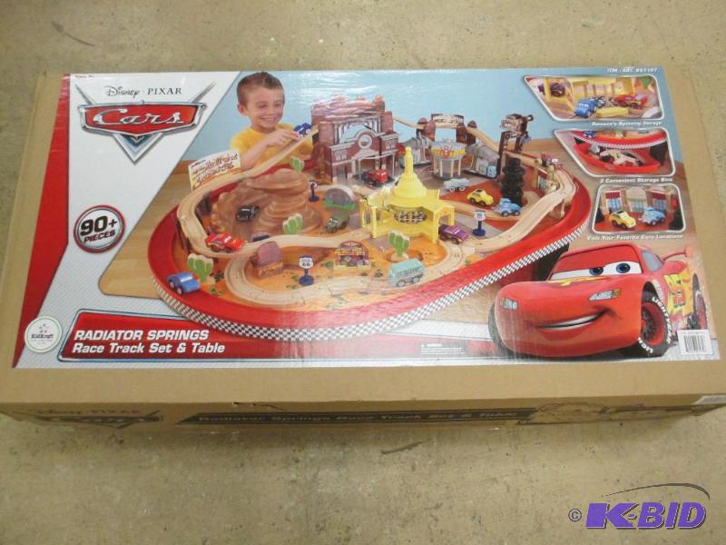 lot 44 image: Cars Race Track Set