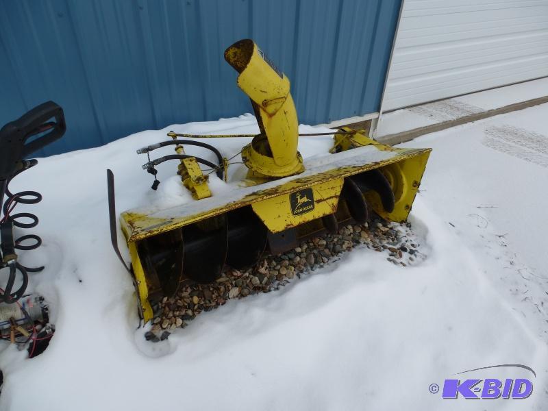 lot 3 image: John Deere Snow&nbspblower Model# EO601 49&...