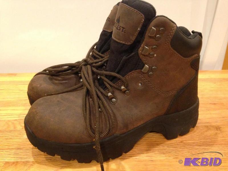 Mens Waterproof Boots - Size 8