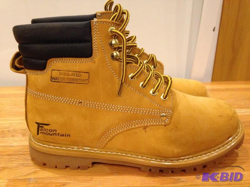 Mens Water Resistant Boots - Size 9 12