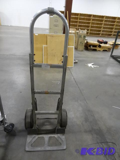 lot 126 image: Magliner Aluminum 2 Wheeler...