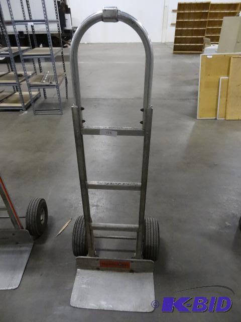 lot 128 image: Magliner Aluminum 2 Wheeler...