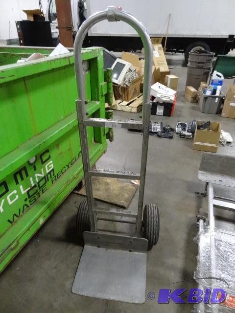 lot 133 image: Magliner Aluminum 2 Wheeler...