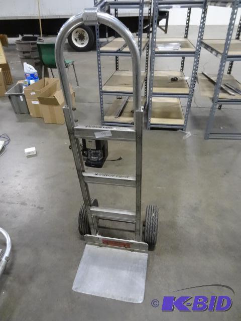 lot 134 image: Magliner Aluminum 2 Wheeler...