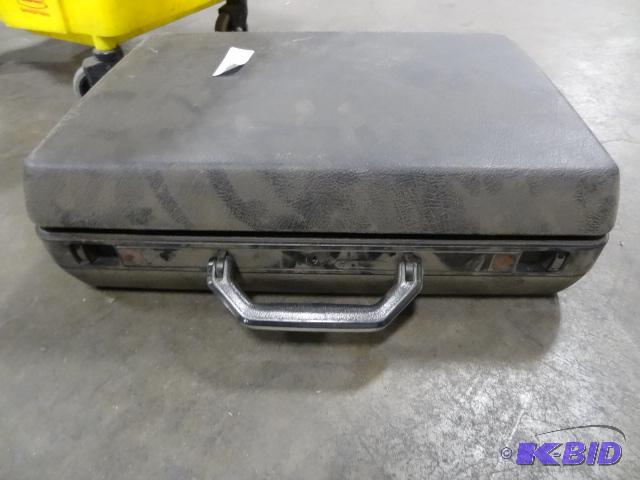 lot 188 image: Samsonite Brief Case...