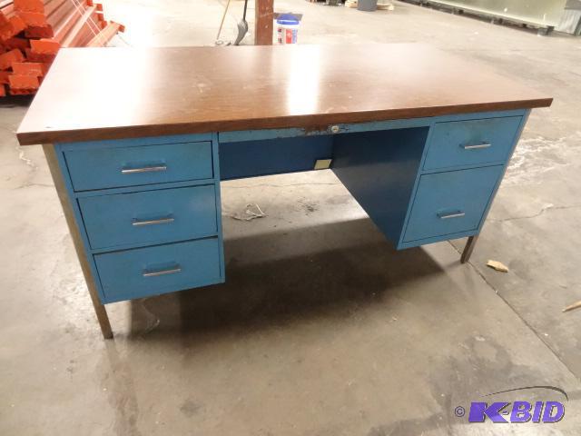 lot 22 image: 60 X 30 X 29 Metal Desk. 5 Drawer...