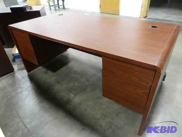 lot 259 image: Laminate Office Desk, 4 Drawer 72 X 36 X 30...
