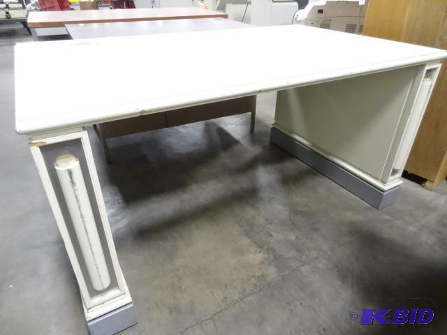 lot 265 image: Decorative Table. 60 X 36 X 31...