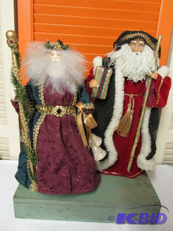 2 Santas - Individual Interpretations of Old St Nick