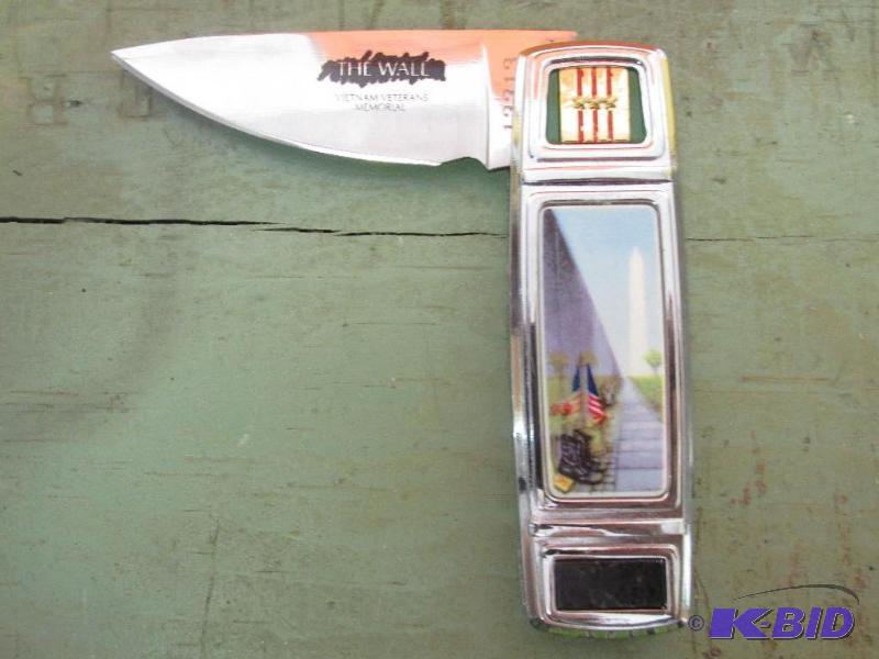 Pocket Knife with Image of THE WALL Viet Nam Veterans Memorial