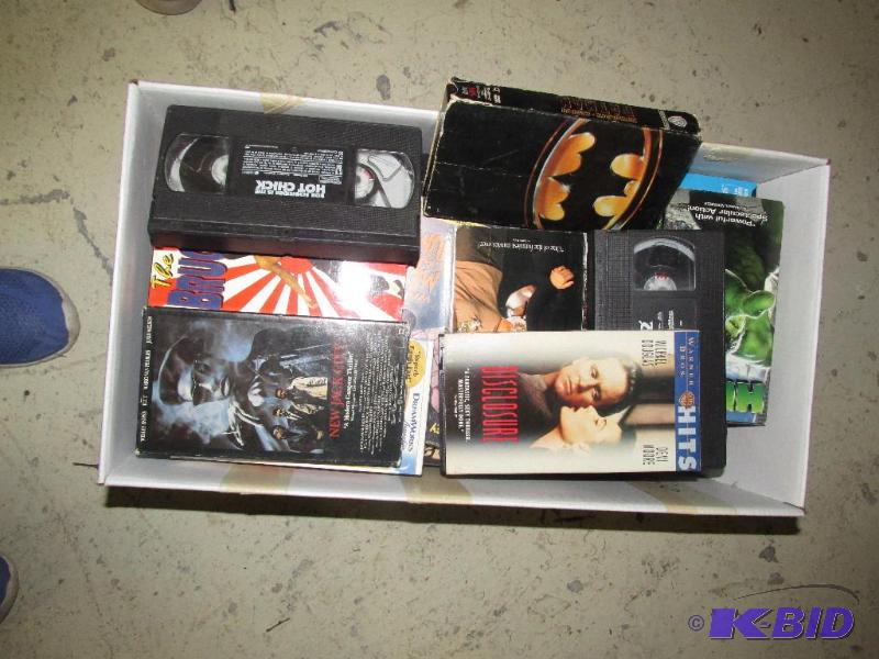 Large lot of Mixed VHS Movies.