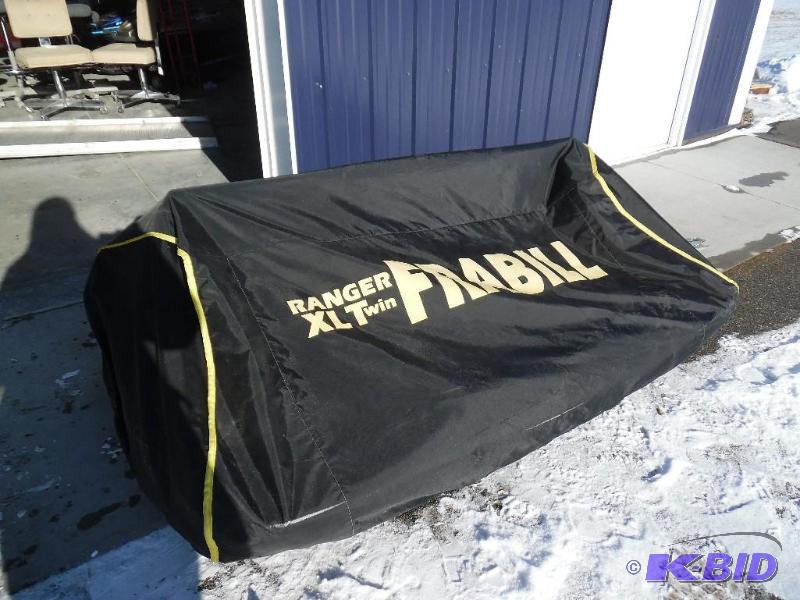 lot 4 image: Portable Fish House