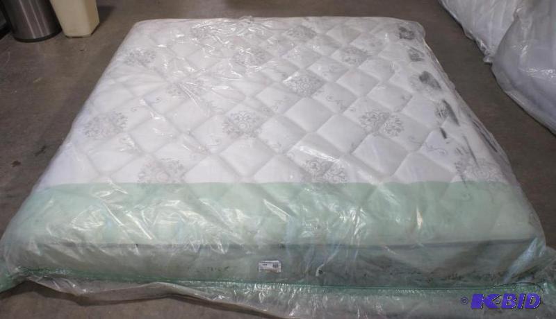 Sealy Seagrove Plush King Mattress. MSRP $699...