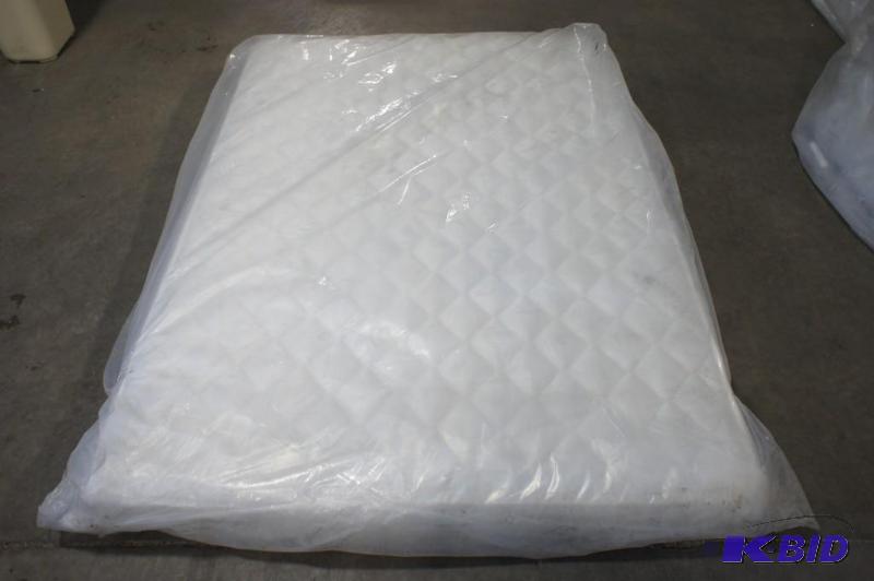 Serta Berrien Full Mattress. MSRP $399. Dirt ...