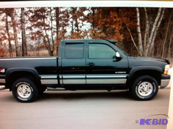 lot 18 image: Year 2002 Make Chevrolet Model Silverado V...