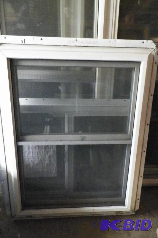 lot 11 image: New Window 28 x 36