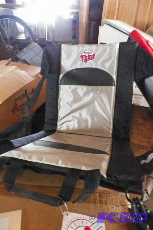 lot 21 image: 2 Minnesota Twins Stadium Chairs NEW