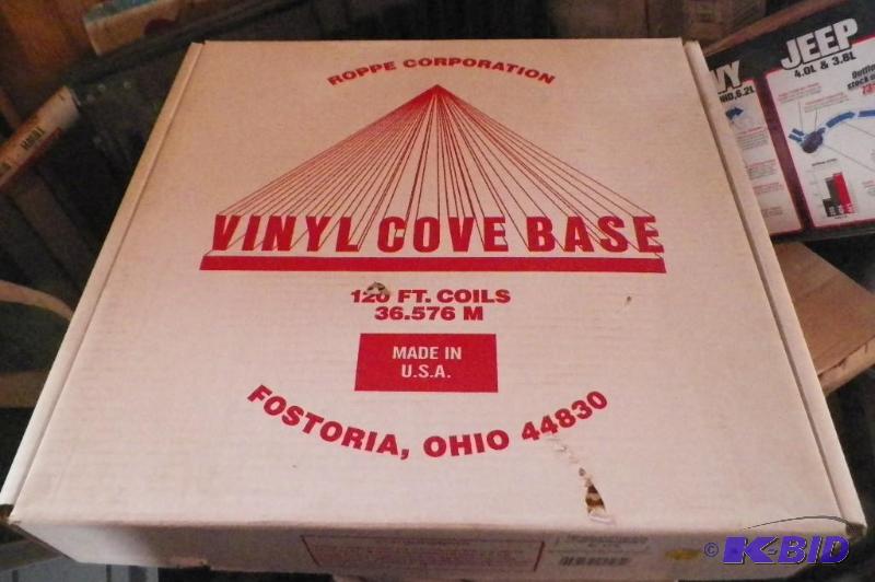 lot 31 image: Black 4 inch Vinyl Cove base - 2 boxes 1 partial box one full