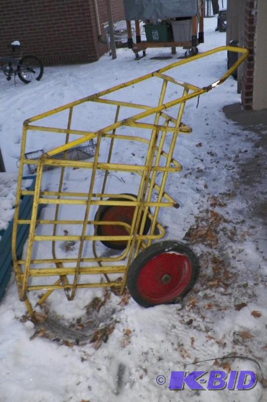 lot 47 image: Yellow Cart 18 inches wide