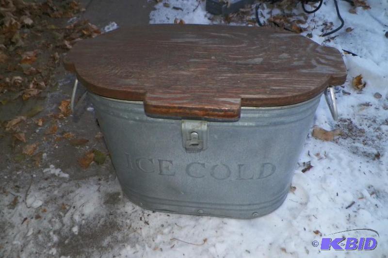 lot 71 image: Ice Cold Beverage Holder