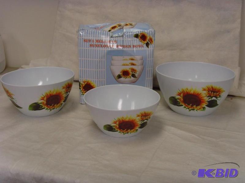 lot 121 image: 3 Piece Sunflower Melamine Bowl Set