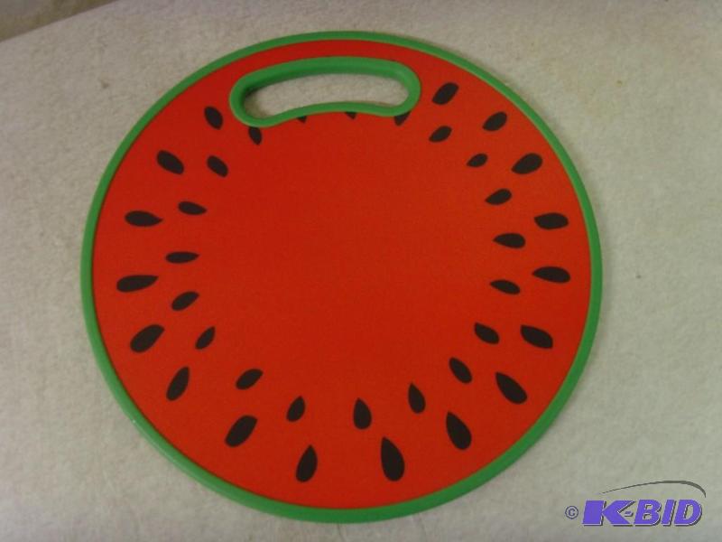 lot 13 image: Watermelon Design Cutting Board