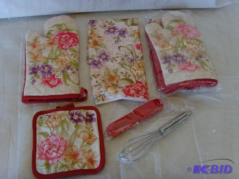 lot 139 image: Two 5 Piece Kitchen Gift Sets