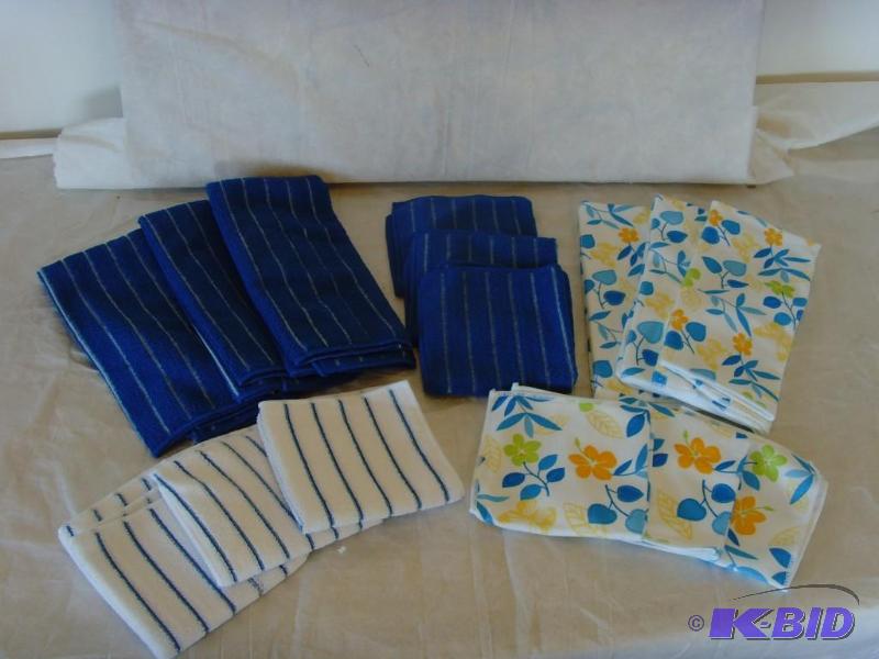 lot 147 image: 15 Piece kitchen Textile Set