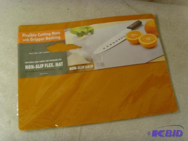 lot 15 image: Flexible Non-Slip Cutting Mats