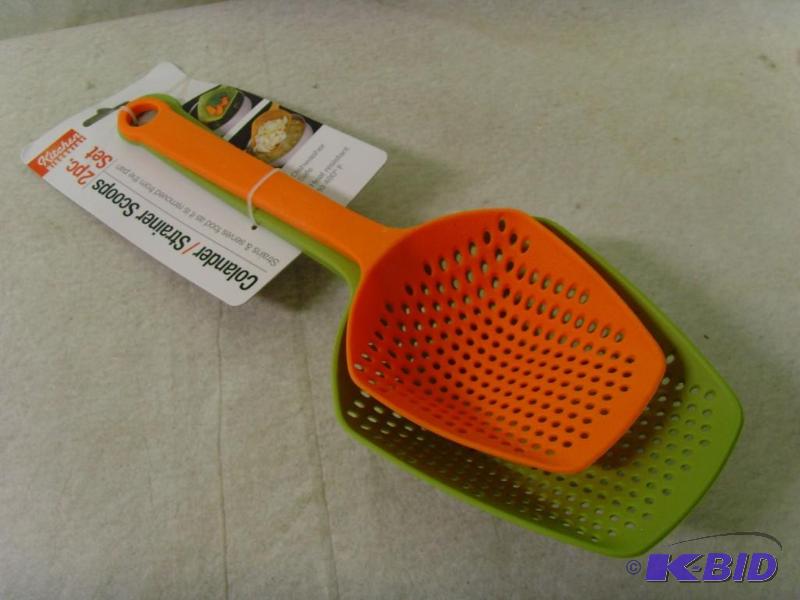 lot 32 image: Colander & Strainer Scoop Set of 2