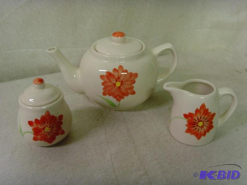 lot 33 image: Ceramic 3 Piece Tea Set